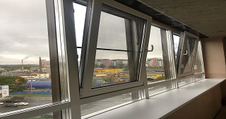 Холодное остекление балкона Ялуторовск цена от 8245 руб. м/п. за 50 часов
