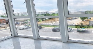 Панорамное остекление балкона Ялуторовск цена от 11 тыс. руб. м/п.